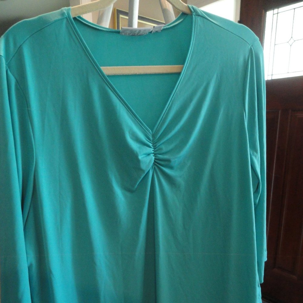 Susan Graver Top 1X Aqua Green